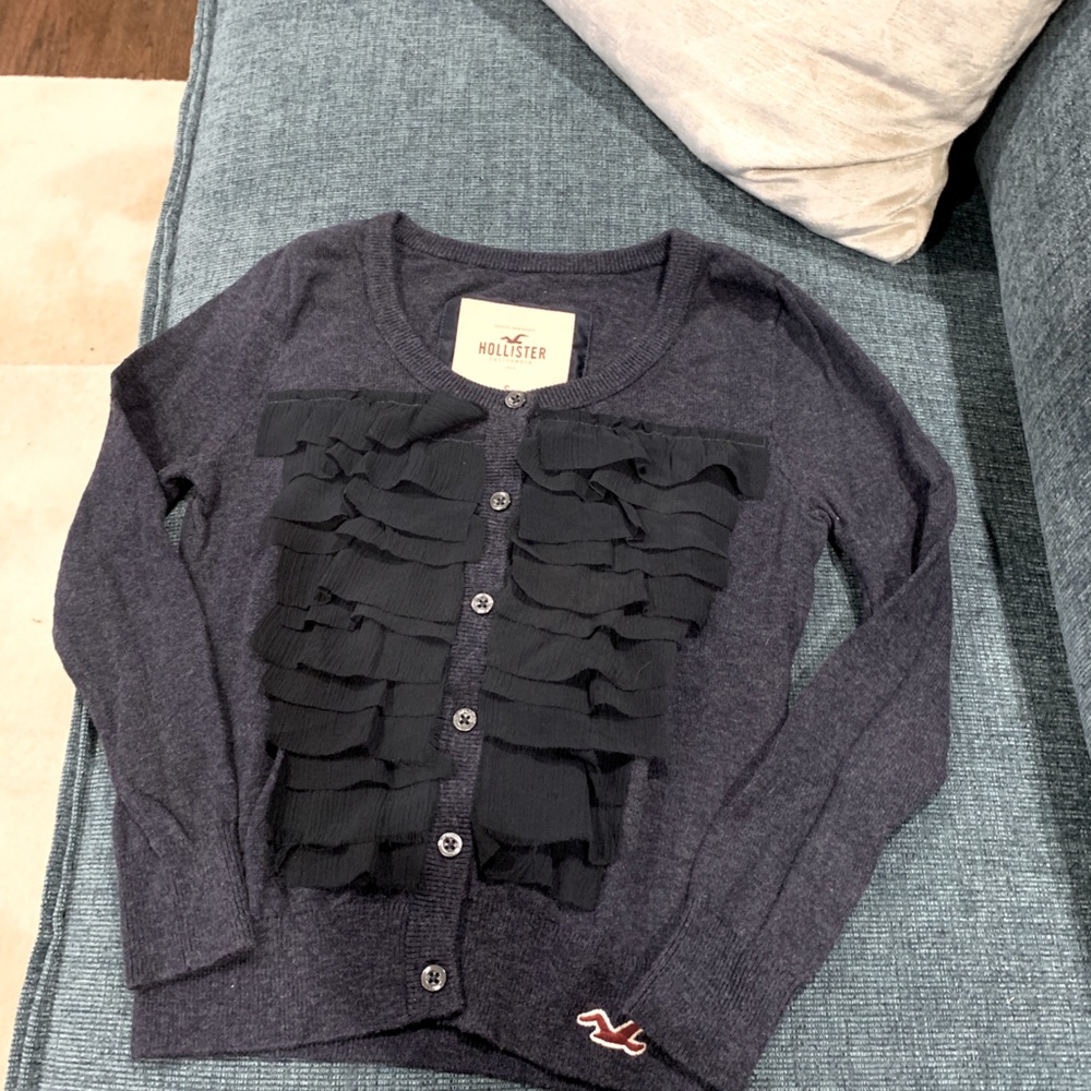 Hollister Cardigan w/ pretty frill details